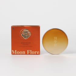Moon Flore Компактная бархатистая фиксирующая пудра с экстрактом османтуса (3 г)